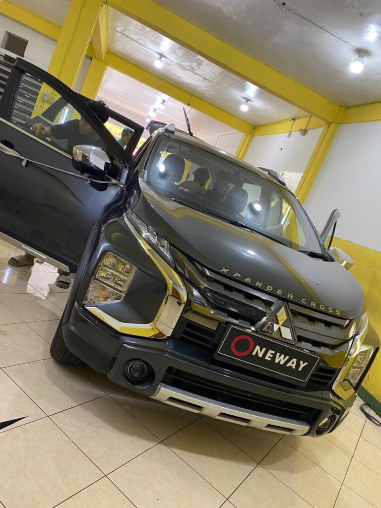 Detail pemasangan kaca film One Premium mobil SUV di Medan